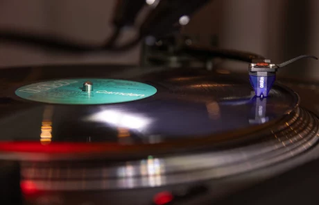 2026-06-Viva-la-Vida-Vinyl-tango-cafe
